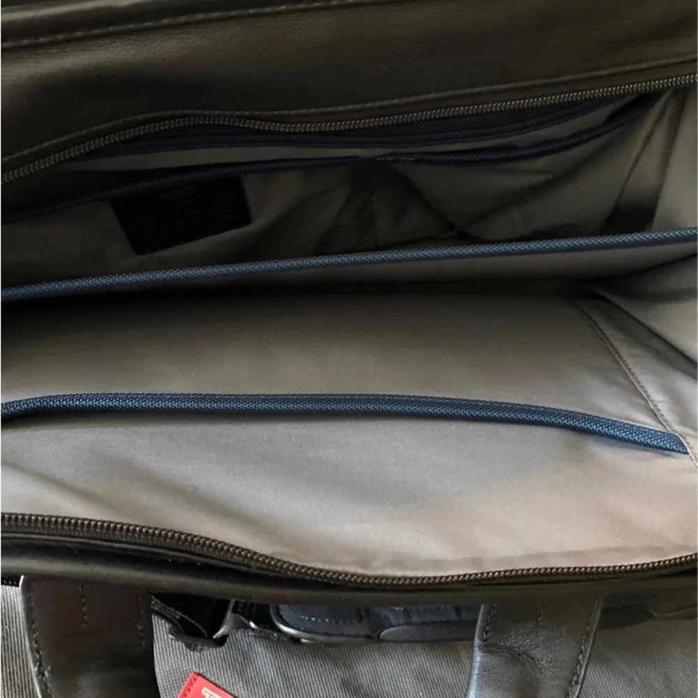 Tumi travel bag / briefcase